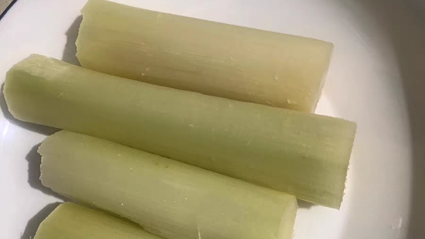 【一暄康养】春季吃甘蔗谨防中毒（一）