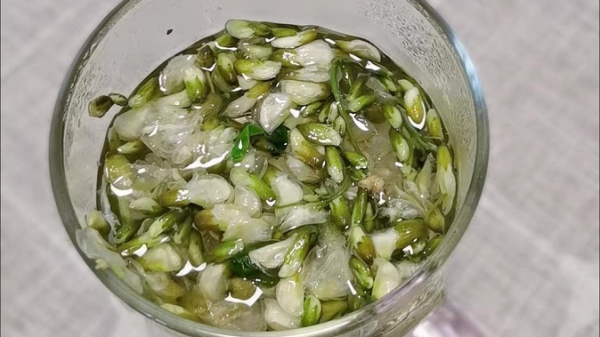 适合中老年降血压的六款养生茶饮，你可别再喝错了（下）-槐花茶