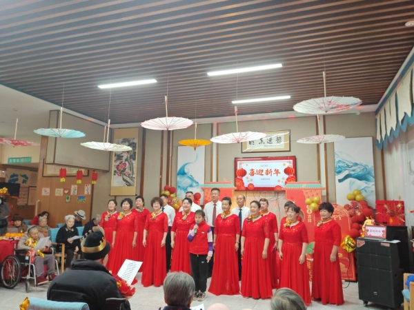 社区志愿者表演大合唱