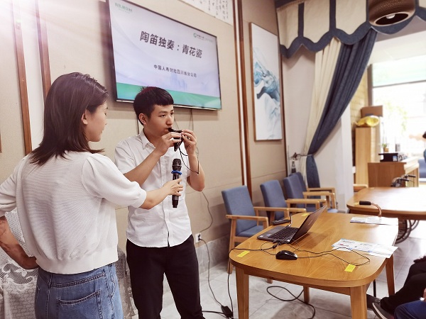 四川人寿财险志愿者到成都冬暖夏凉的养老院一暄康养普及“预防金融诈骗”讲座4