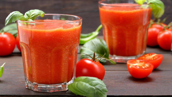 成都养老院经验分享：可以预防癌症的食物和蔬菜——西红柿汁