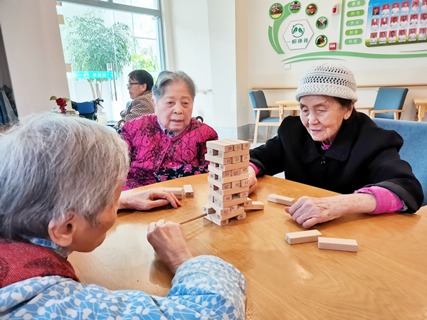 成都养老院一暄康养老人风采-游戏