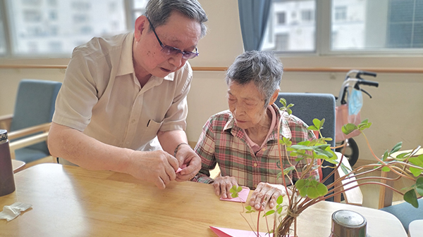 成都武侯养老社区一暄康养了解到，江苏省投身农村养老服务建设发展