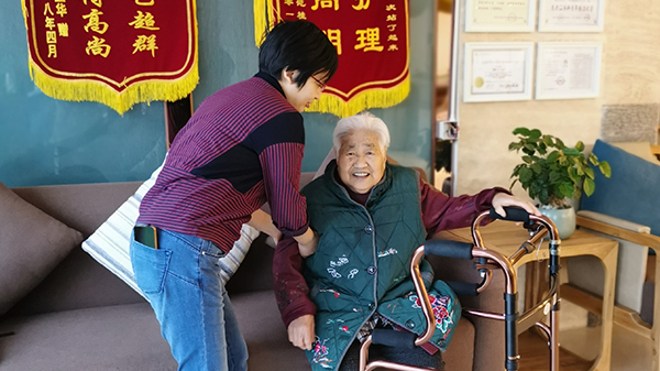 一暄康养养老院内的日常