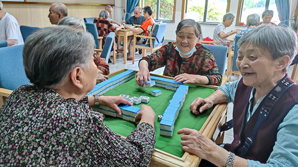 四川长期照护保险养老院一暄康养得知，成都十个社区上榜示范性老年友好型社区2