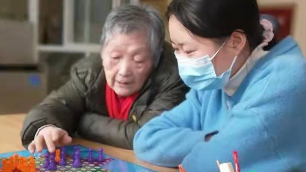 成都养老院价格一暄康养：推广低龄老年人就业减轻社会养老负担 (2)