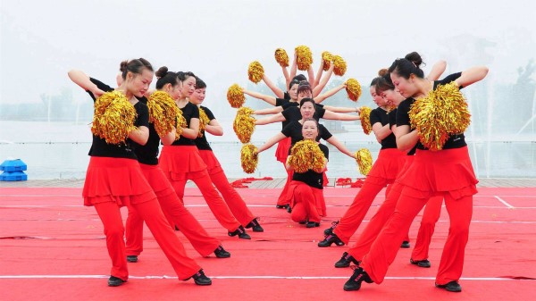 成都西门中海国际附近的高端养老院一暄康养提醒你跳广场舞要注意这些！ (2)