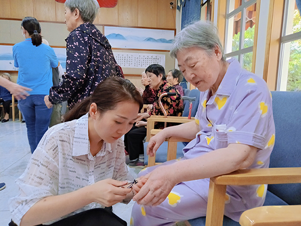 天府新区高端养老院一暄康养魏主任收到一封家属“致谢信”