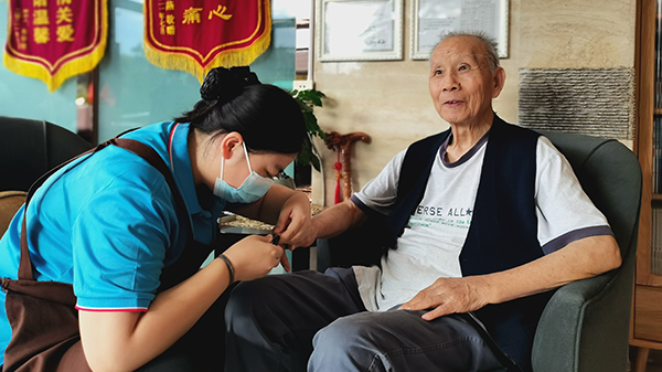 成都养老院收费价格表一暄康养获悉，福建省建立社区社会组织体系