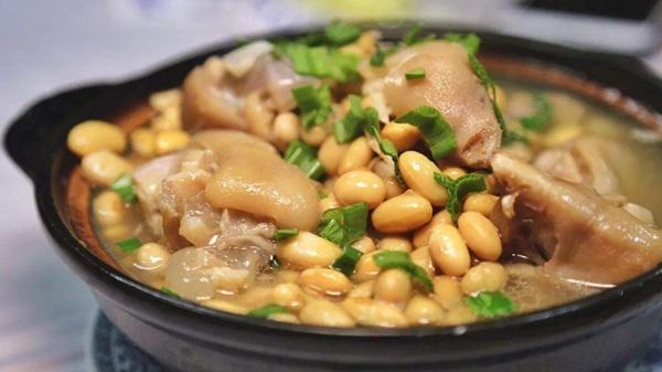 成都养老院一暄康养分享食材大百科-黄豆炖猪脚