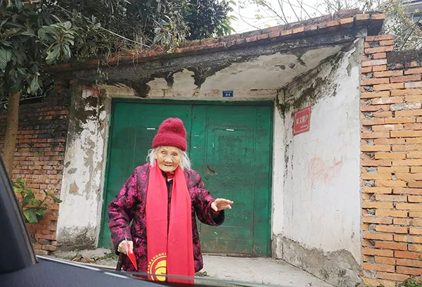 看望慰问百岁老人丨一暄康养践行公益一直在路上8