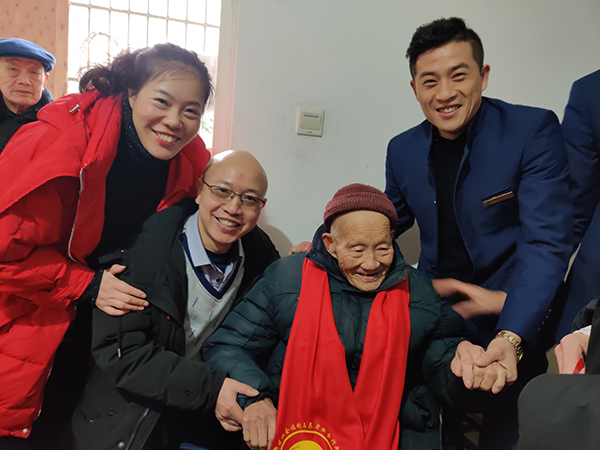 看望慰问百岁老人丨一暄康养践行公益一直在路上11