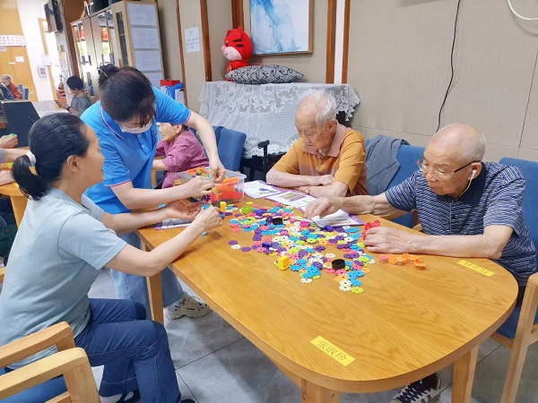 成都养老社区一暄康养带你了解养老院的下午时光2