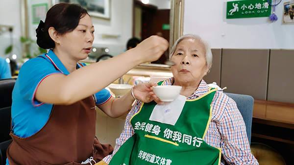 成都西门高档的养老院一暄康养获悉，上海部署明年春节帮困送温暖工作