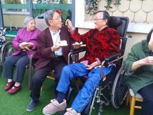 令人感动的一暄康养长者