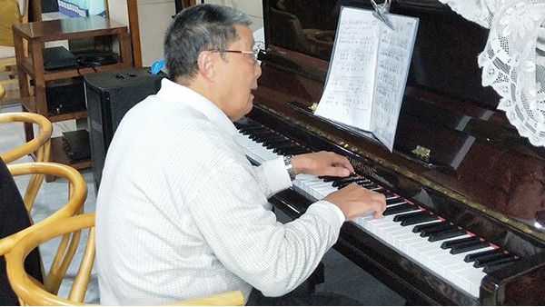 四川养老院透露老人弹钢琴鲜为人知的好处