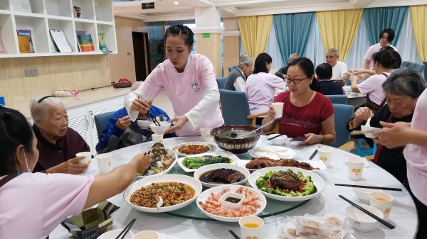 成都养老院|一暄康养养生堂：海鲜营养价值高，中老年人这样吃（三）