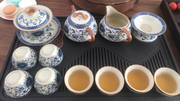 成都金牛区养老院一暄康养为您讲解老年人喝茶的禁忌