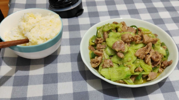 黄瓜炒肉