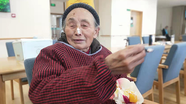 成都护理院一暄康养注意到：《关于加强新时代老龄工作的意见》
