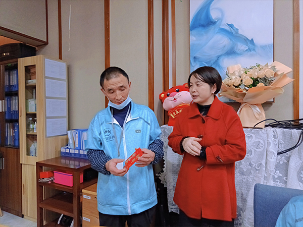 成都养老院价格一暄康养（南门）院开展10月员工大会暨服务质量讲评会3
