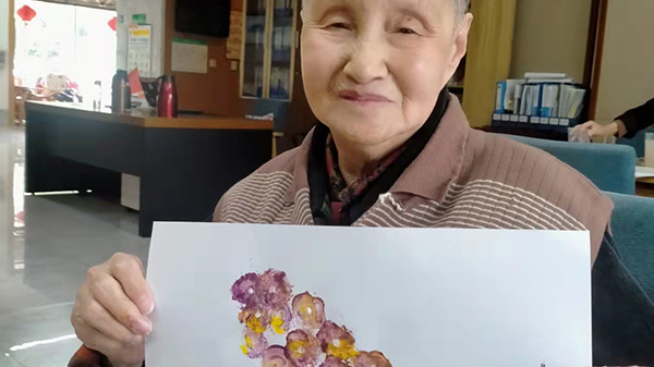 成都四星级养老院一暄康养注意到：长期照护保险照护方式有三种2