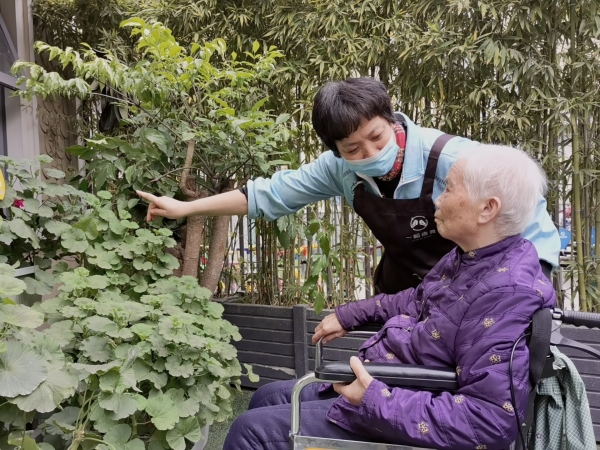 与认知症长者沟通的技巧