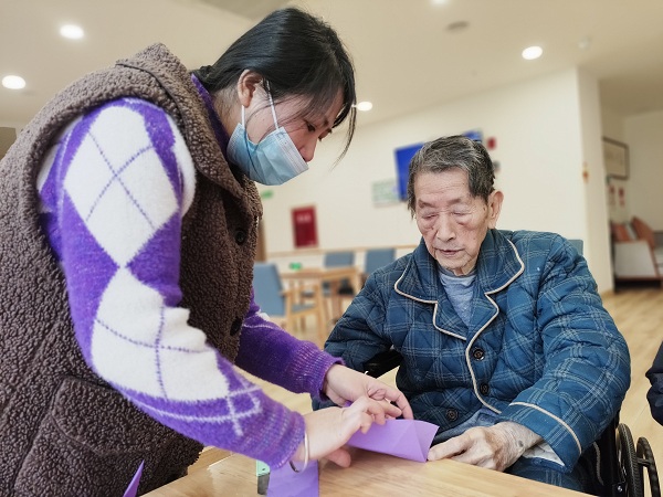 成都医养结合养老院一暄康养获悉，我国住房公积金实缴人数达1.64亿