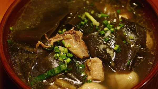 美味鸭肉的10种做法，成都金牛区养老院教您制作（一）-海带老鸭汤