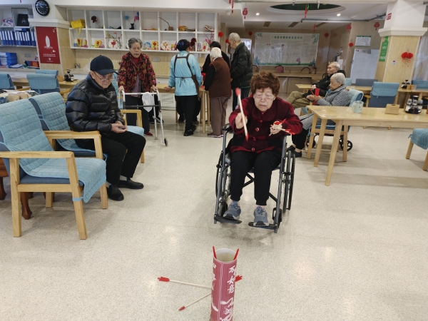 一暄康养金牛院投壶游戏