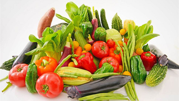蔬菜有营养！成都好的养老院一暄康养告诉你这些吃蔬菜的误区（三）-先切菜后洗菜