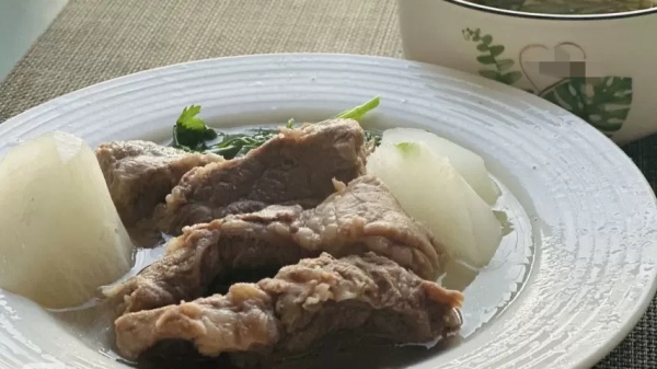 成都金牛区的高端养老院一暄康养教你胆固醇高还能不能吃肉？ (1)