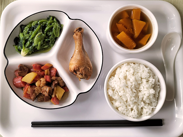 养老院伙食怎么样？走进一暄康养六院区，每一天都是大餐3