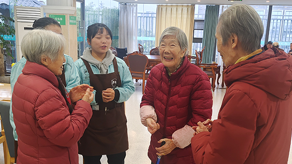 成都比较好的养老院一暄康养获悉，上海市推进基本养老服务体系建设