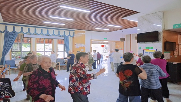 据成都四星级高端养老院一暄康养了解，健身人群在哪赛事就办到哪