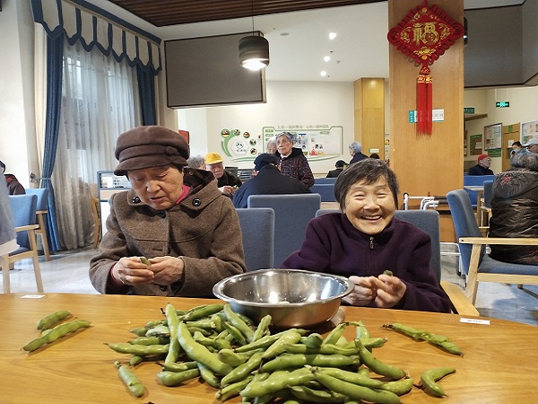 奶奶笑容