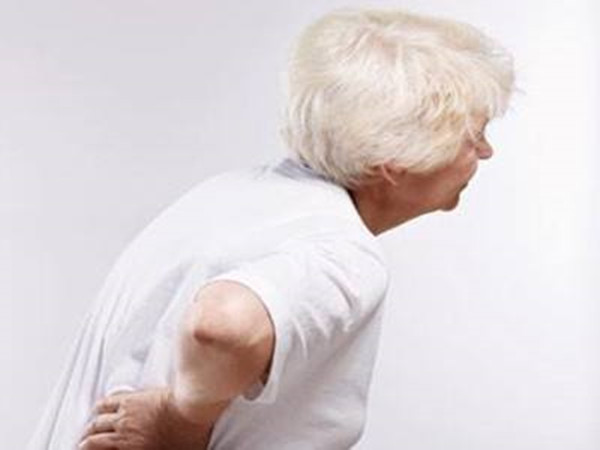 成都青羊区养老院-一暄康养推荐老人腰痛的缓解方法（二）-腰疼1