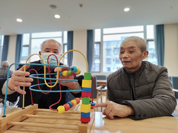 成都社区养老院一暄康养获悉，重庆市实施幸福颐养行动