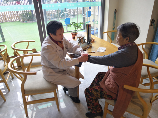 为什么养老院常为老人做血压检测？1