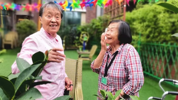 青羊区附近的养老院一暄康养-开怀大笑对身体有什么好处-大笑