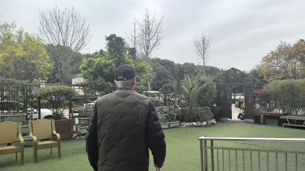 成都金牛区中海国际附近的高端养老机构一暄康养分享走路的注意事项 (6)