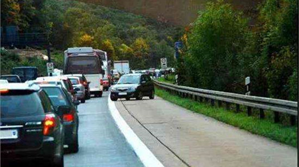 成都养老院一暄康养提醒开车时需要谨记11点 （3）-开车1