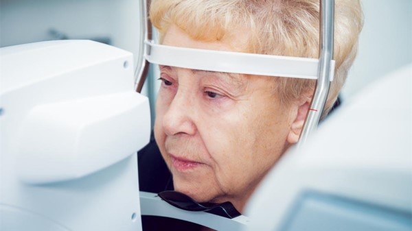 一暄康养教您中老年人眼部护理-老花镜的那些事（三）