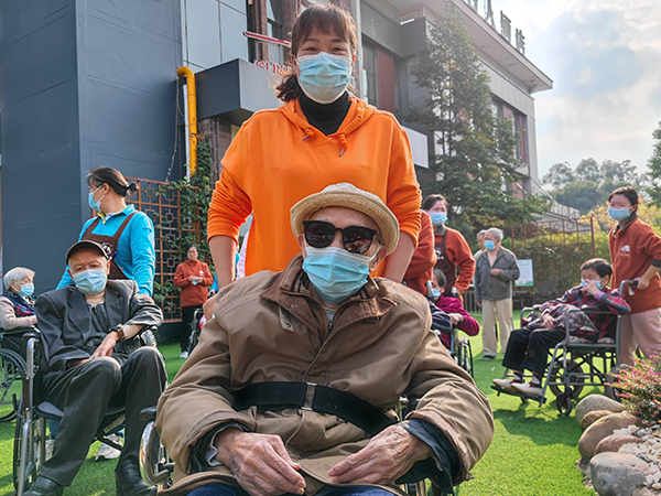 成都口碑好的养老院一暄康养秋游