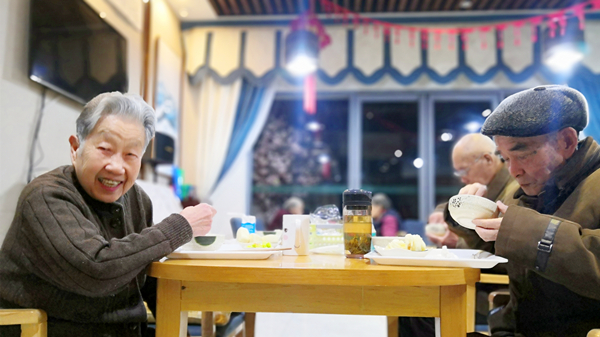 成都金牛区养老院一暄康养推荐适合老人的饮食原则