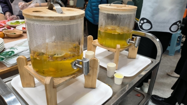 成都养老院夏季水果养生经验分享：有助于美白的水果推荐