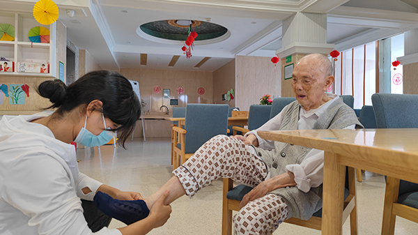 跟着成都养老院收费价格表一暄康养一起来了解互联网医院的发展