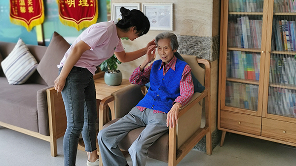 跟着成都养老院收费价格表一暄康养一起来了解互联网医院的发展2