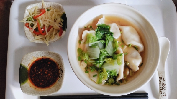 成都养老院经验分享-冬季如何增御寒能力-鸡汤水饺