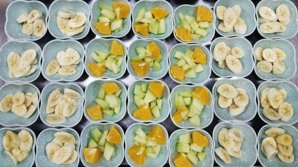 成都养老院一暄康养经验分享：饭后做八件事谋杀健康-水果